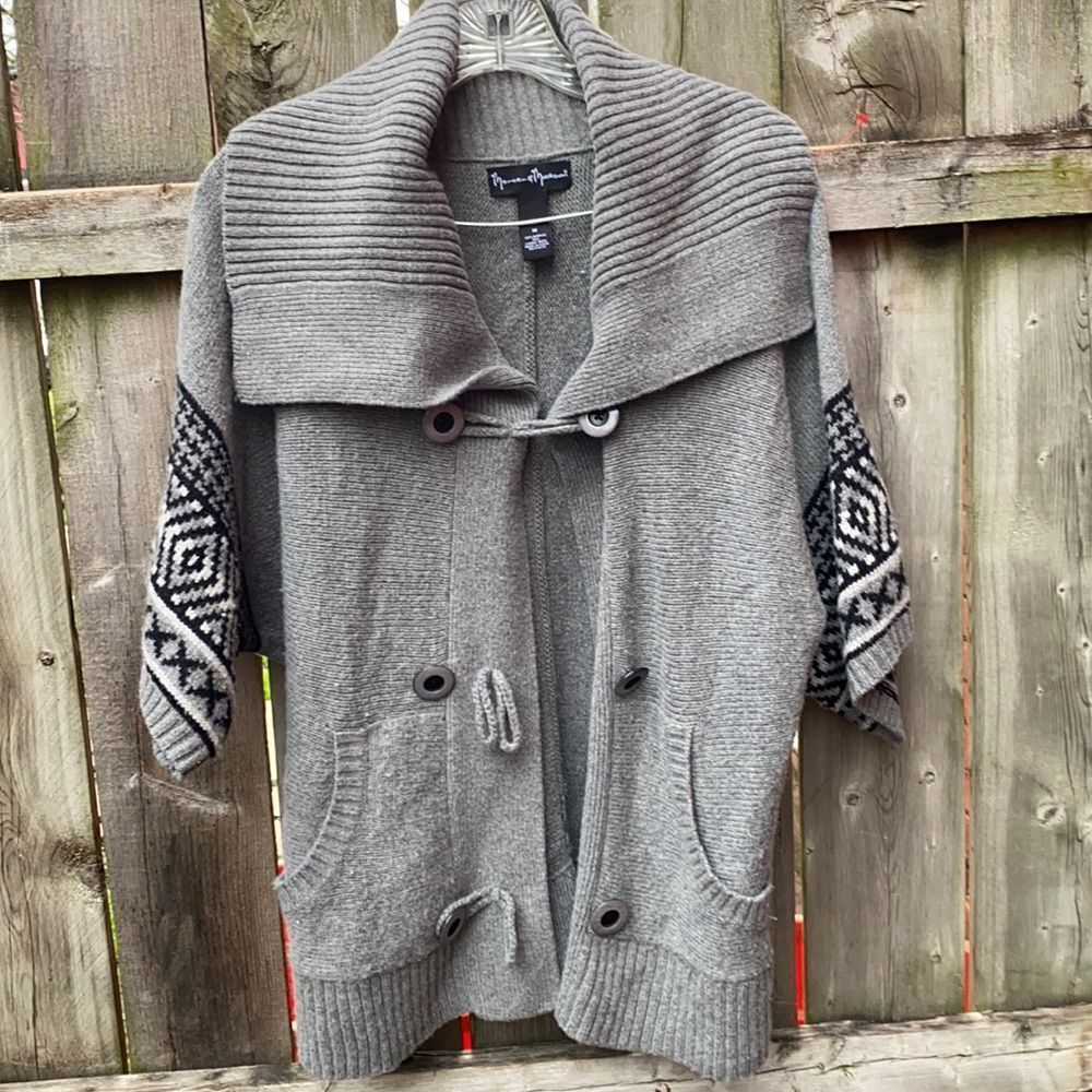 Mercer & Madison sweater sz. M